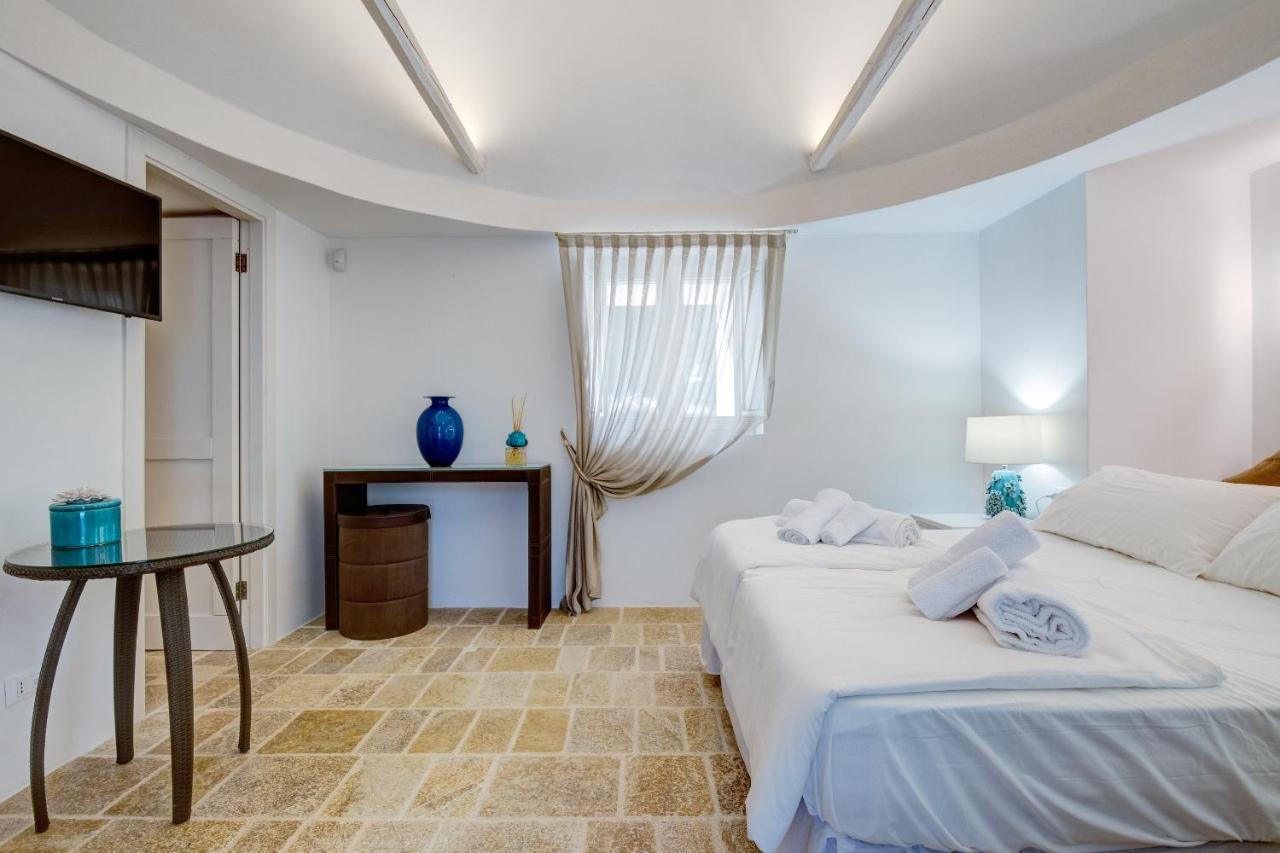 Trulli Moonlight Bed & Breakfast Ostuni Dış mekan fotoğraf